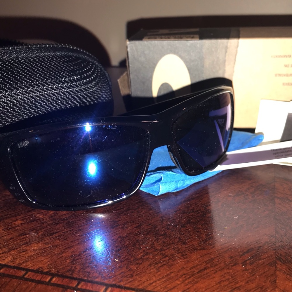 NWT Costa sunglasses. Men style, polarized.